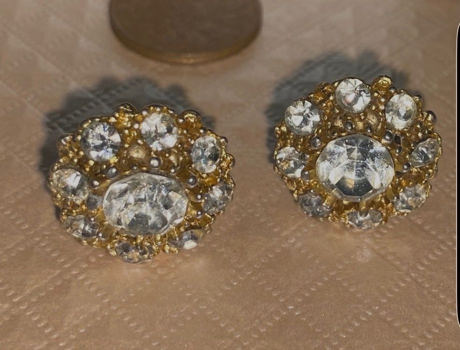 Brincos antigos dourados