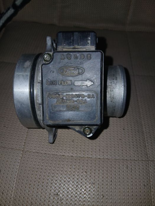 Продам расходомер воздуха на форд эскорт