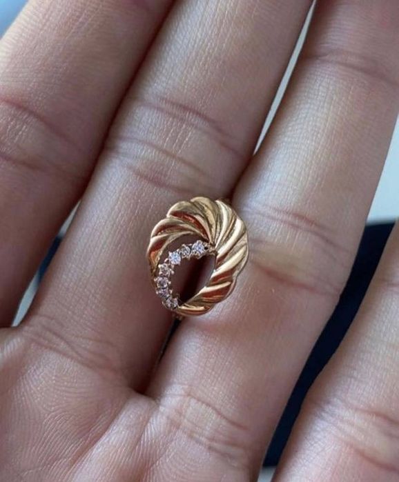 Кольцо золотое женское