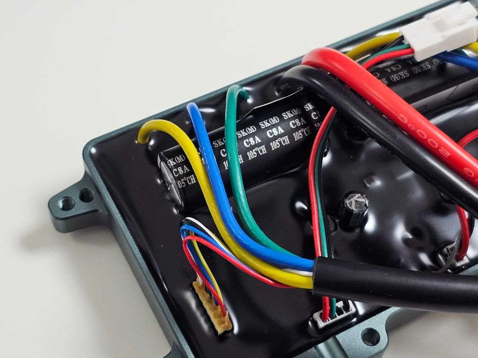 Универсальный Контроллер на електроскейт ESC Hobbywing 90A 4662W