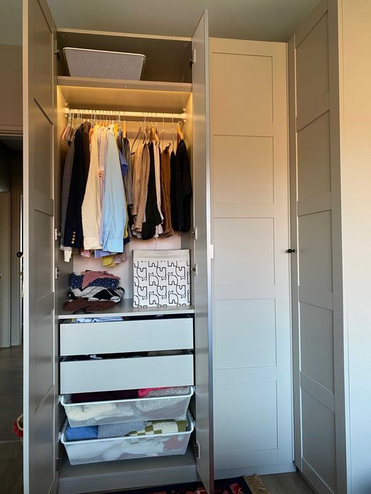 Roupeiro PAX à Venda, Cor Bege Única, Como Novo (Wardrobe for Sale)