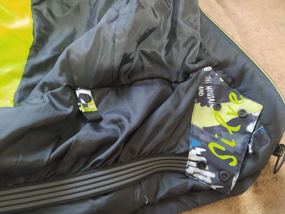 Продам майже нову куртку на хлопчика 10, 12 років