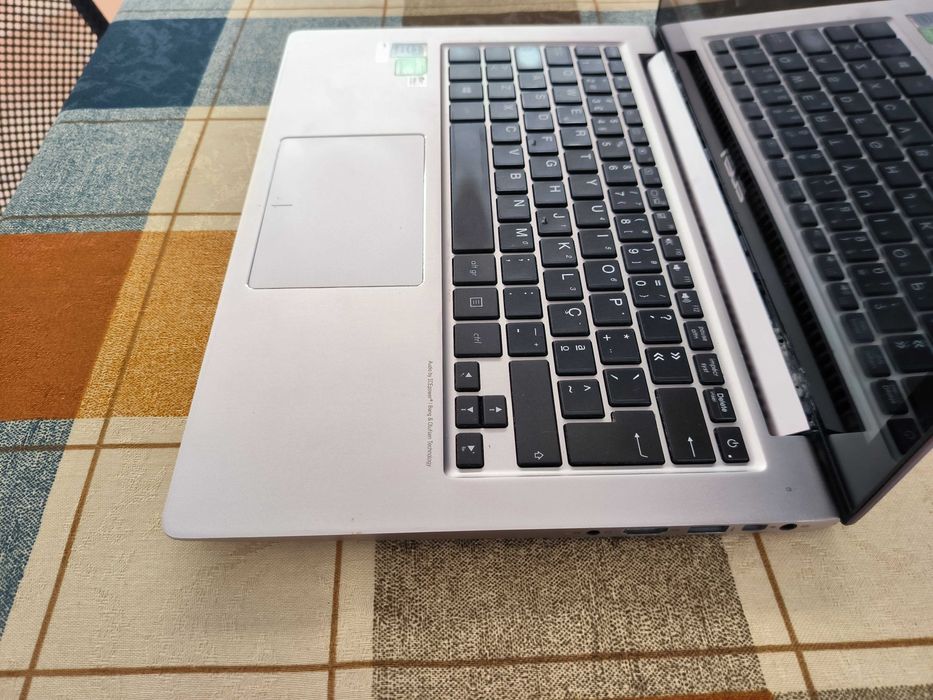 Asus UX303 - Ecrã Touch - i5-4210u + 8Gb + 240ssd