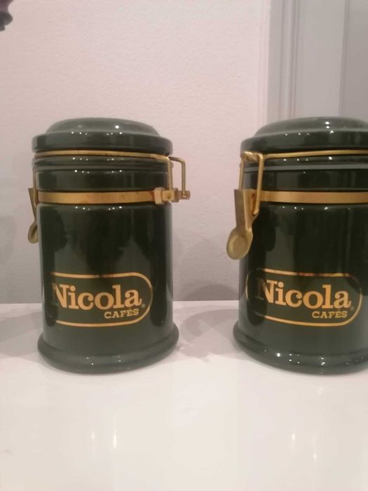 Conj. Vintage Nicola Cafés - Moinho Manual + 3 Frascos de Cerâmica Penha de França