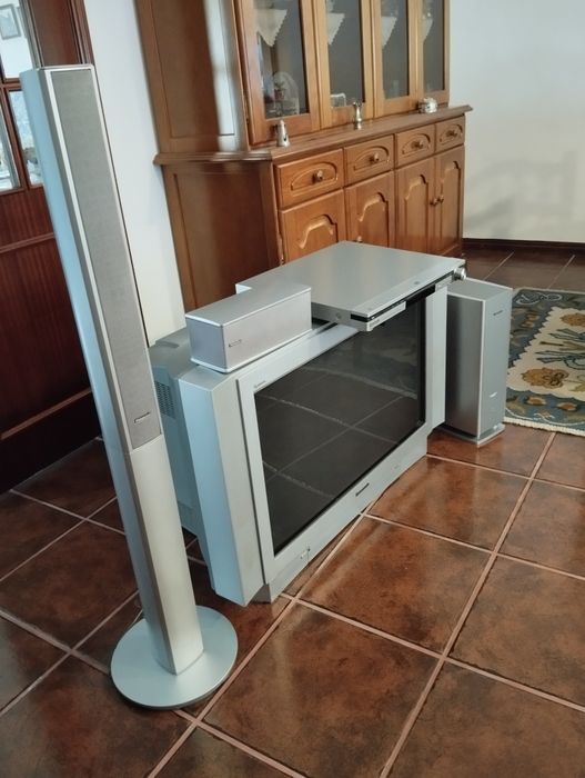 TV e Sistema de Som home Cinema