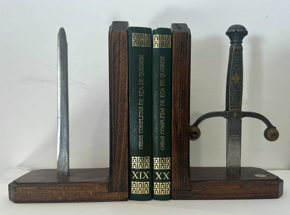 Par de serra livros novos.