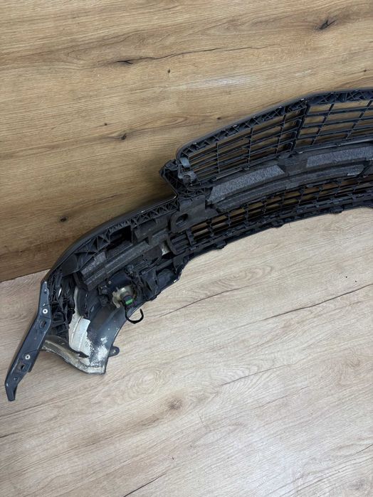 Zderzak przedni mercedes w204 kolor 755