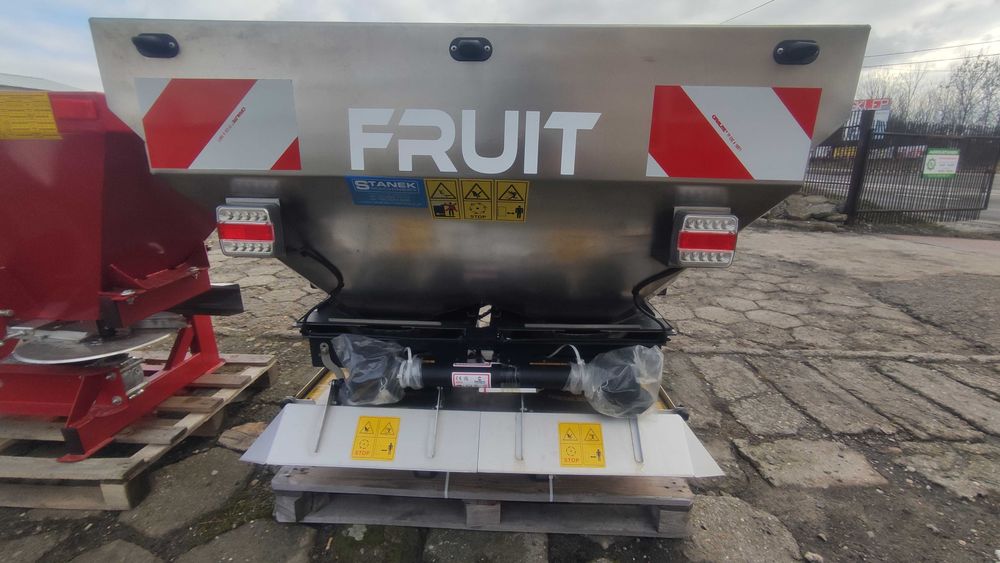 Rozsiewacz nawozów COMPACT FRUIT 600 wapna POM Augustów nowy