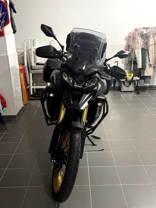 Voge DS900X Black Knight 2024 — 2.526 km, nova, c/ malas SHAD