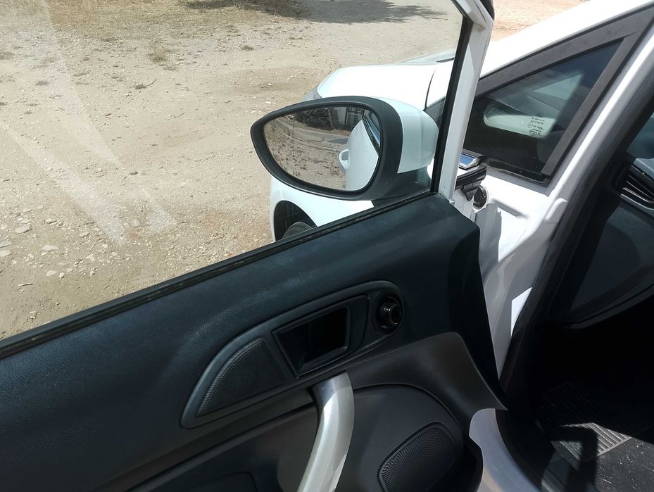 Ford fiesta 1.4 Tdci Titanium , versão de topo. Possibilidade de retoma!