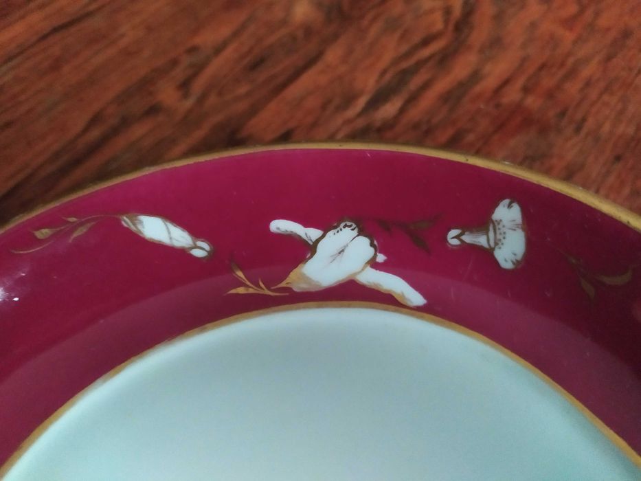 Travessa antiga dourada