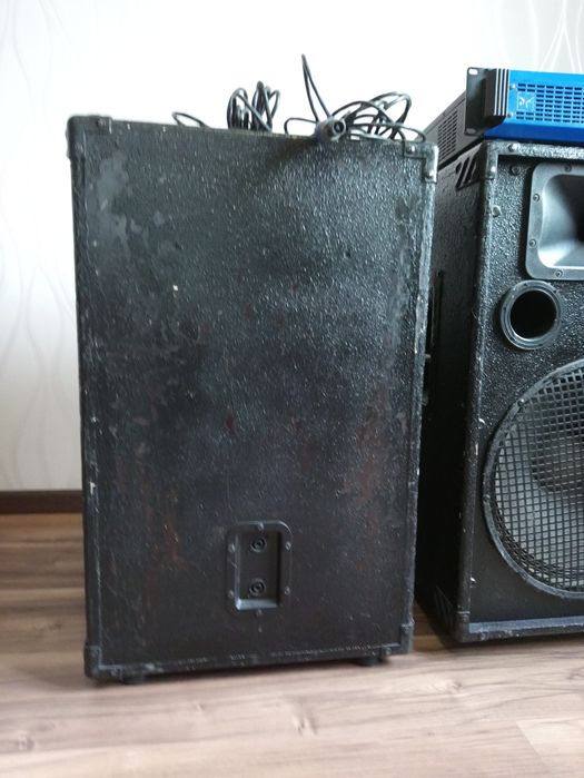 Комплект звукового обладнання.