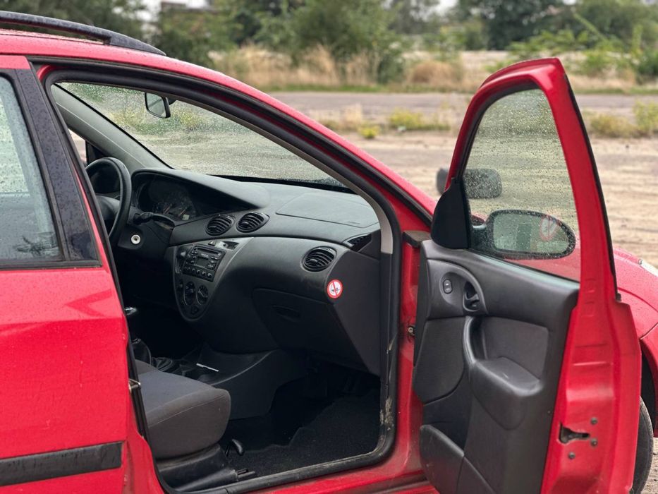 Ford Focus 2001 1.8 Бензин!