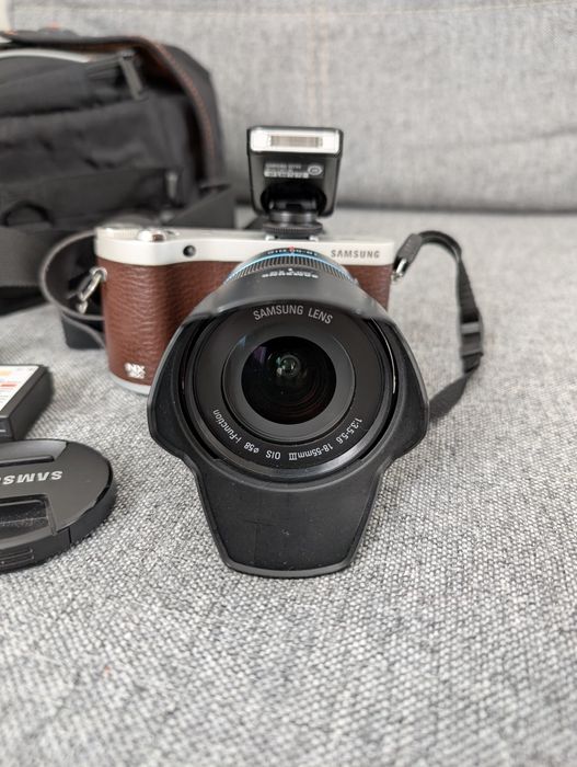 Aparat fotograficzny Samsung NX300