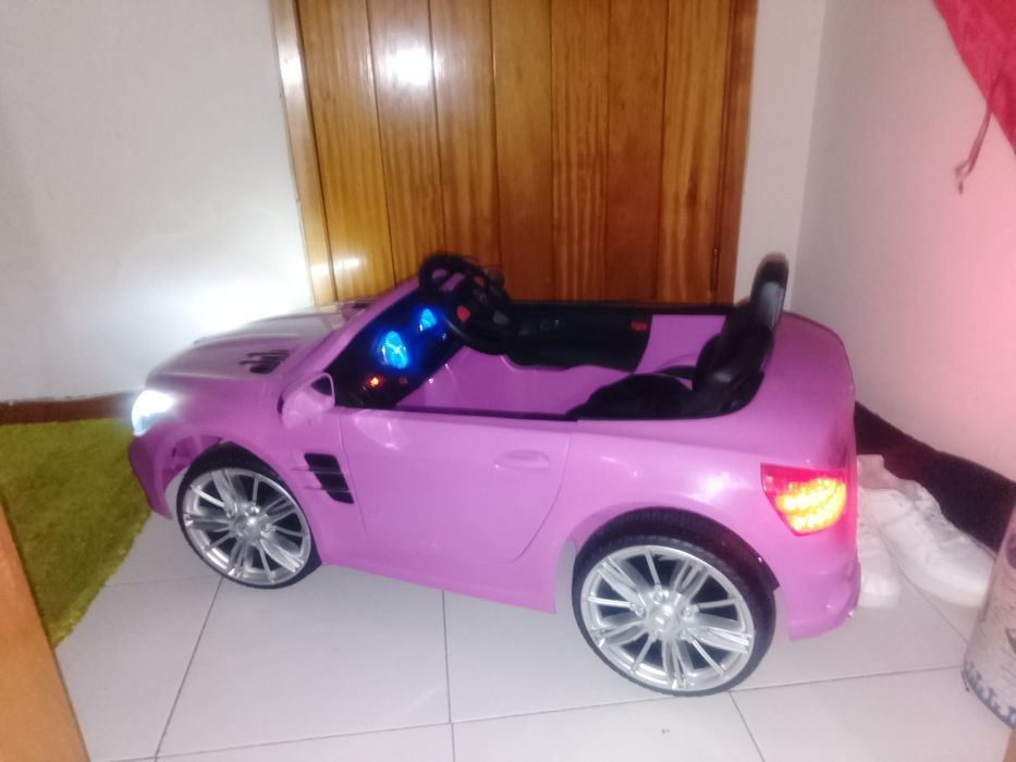 Carro eléctrico de criança em muito bom estado da marca Mercedes SL400