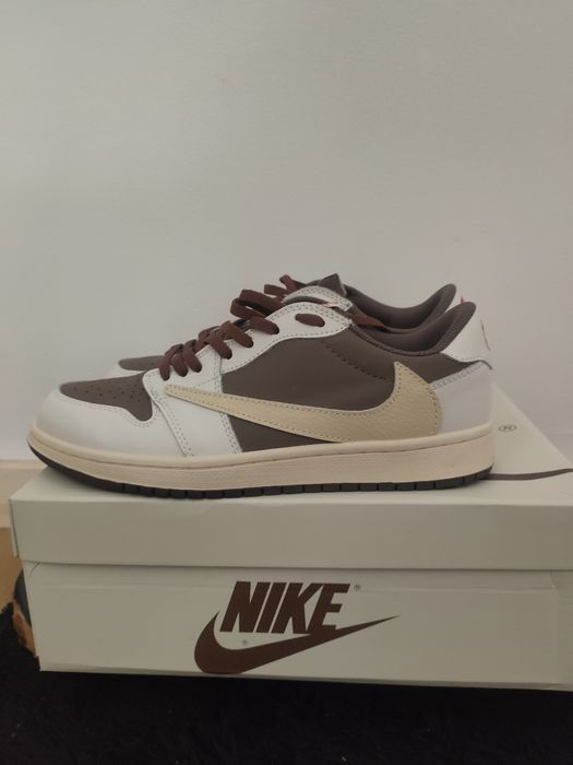 NIKE Travis Scott mocha