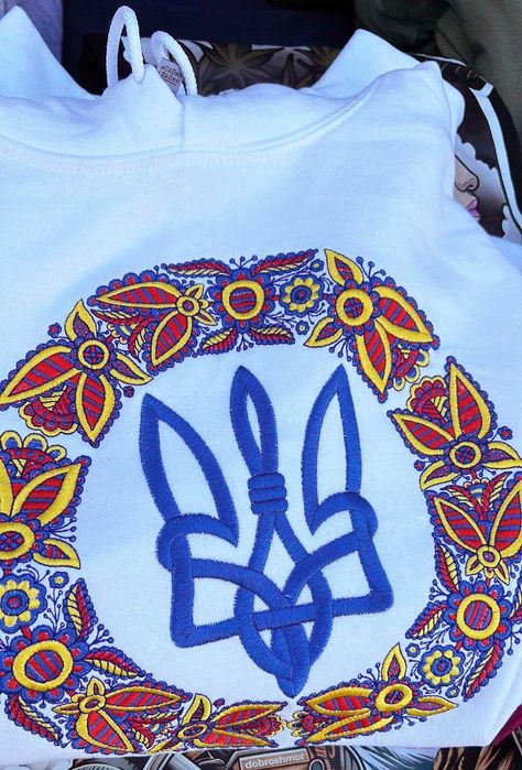 Вишивка на одязі та аксесуарах | Шеврони, кепки, худі | Від 20 шт.