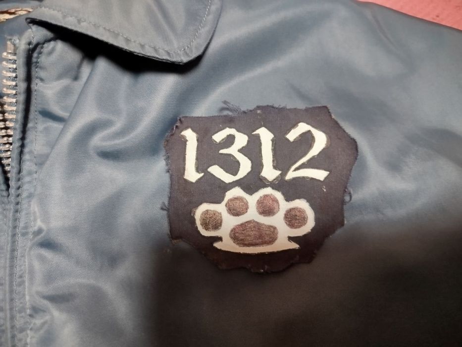 Продам очень дутый бомбер CWU 45