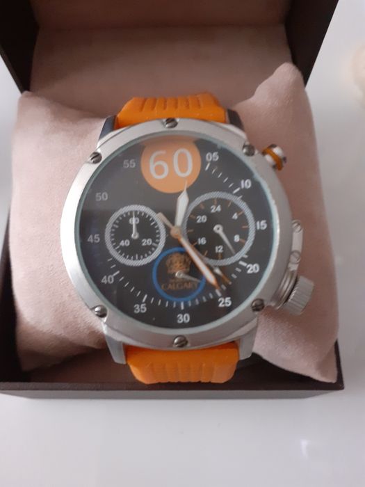 Vários relógios Calgary NOVOS