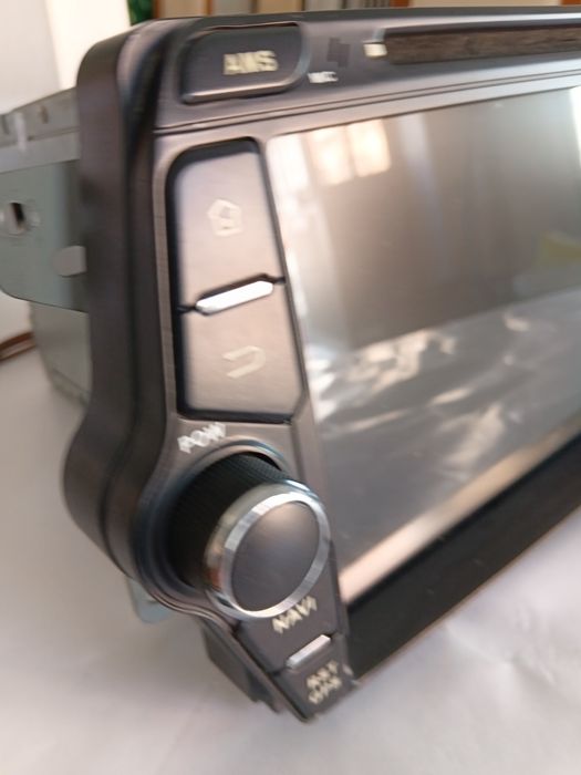 Auto -Radio Multimédia  com navegação GPS integrada formato 2 DIN ( usado bom estado)
