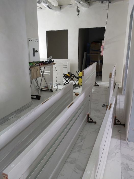 Установка дверей,зашивка проємів,монтаж мдф плінтуса.