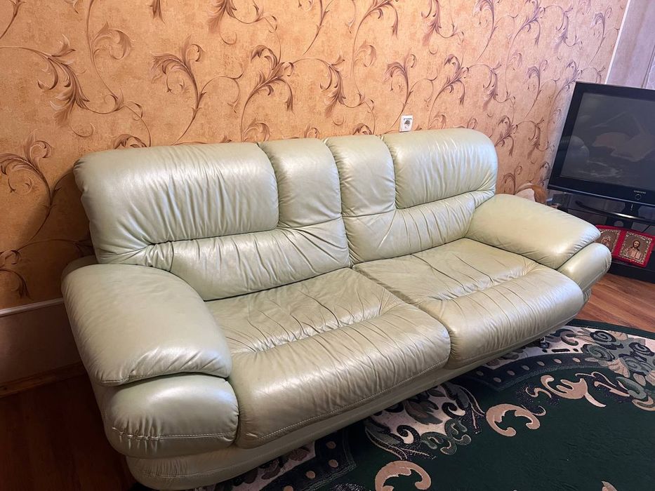 Справжні шкіряні меблі