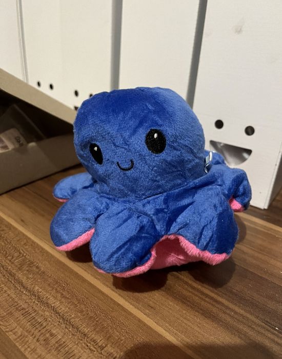 М'яка іграшка восьминіг