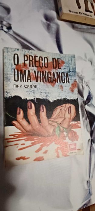 Livro _O Preço de uma Vingança_ de May Carre