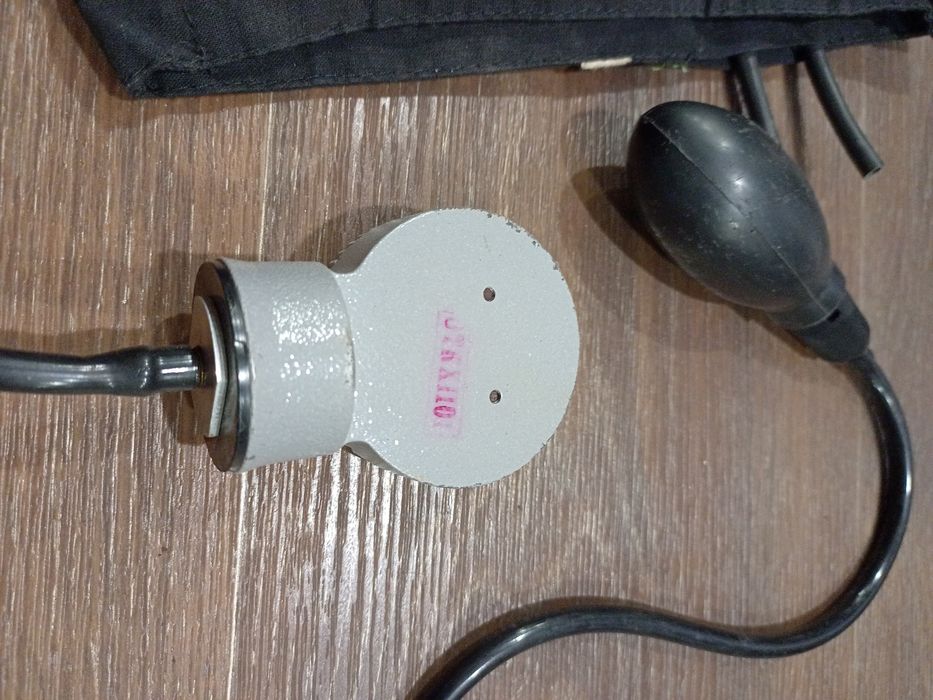 Тонометр механічний