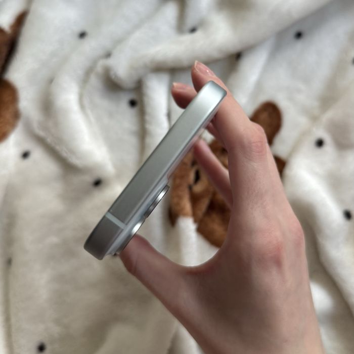 iPhone 15 128GB