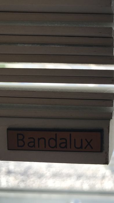 2 Estores Venezianos “Bandalux” em excelente estado.