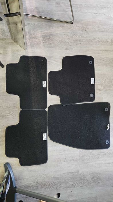Tapetes originais Volvo XC40 2020 novos sem qualquer uso