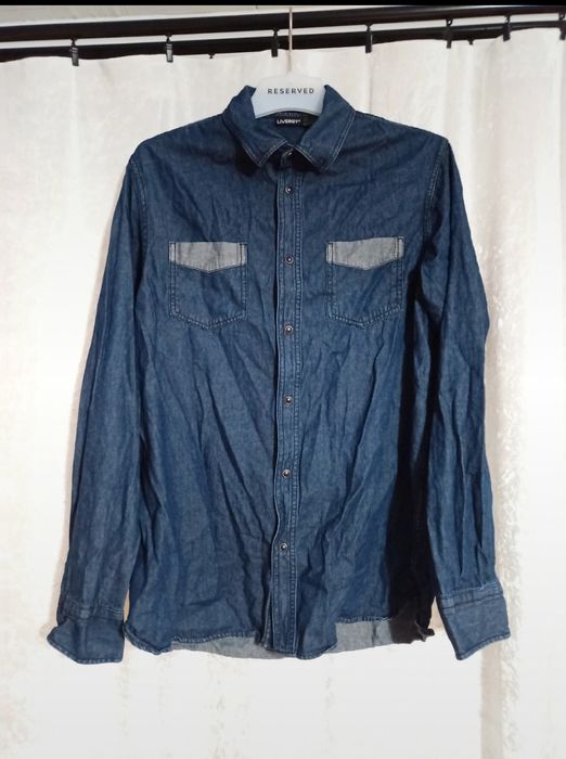 Koszula męska Livergy w stylu jeansowej z długim rękawem.
