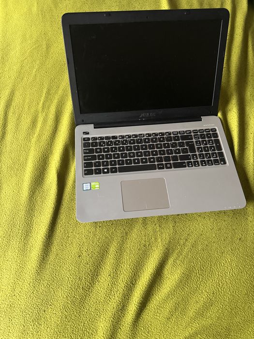 Portatil asus i7 7gen + gforce 930mx