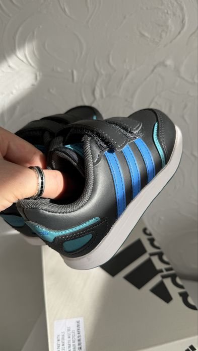 Нові дитячі кросівки adidas ,розмір 22