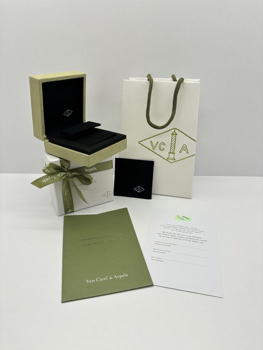 Коробок під скрежки,підвіс,браслет Ван Кліф Van Cleef&Arpels.