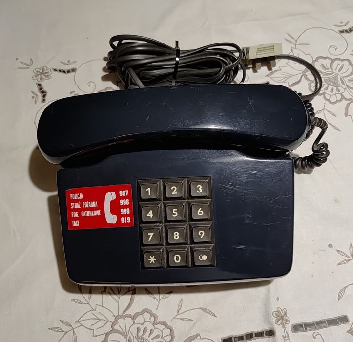 Klasyczny aparat telefoniczny FeTAp 0111.