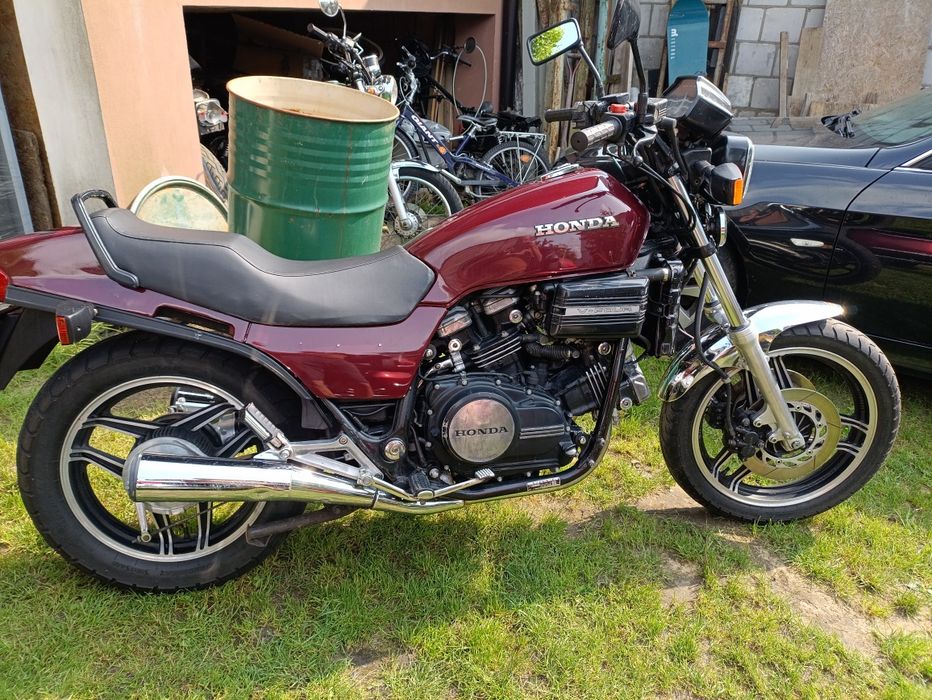 Honda VF 750 S RC07 Sabre szwajcar klasyk