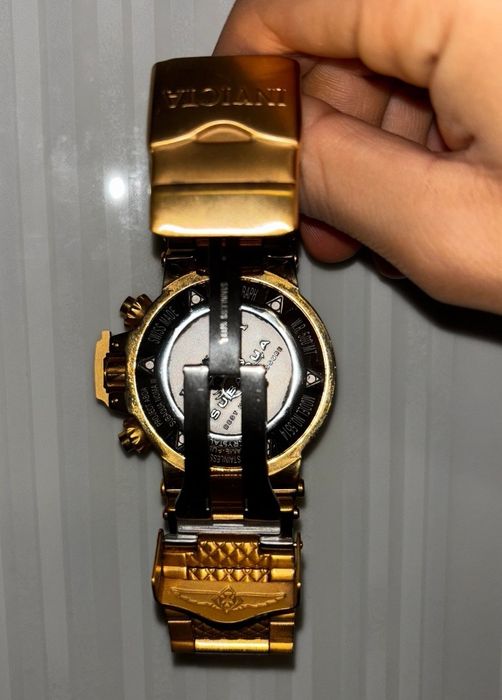 Relógio Invicta Subaqua 500 metros  banhado a ouro.