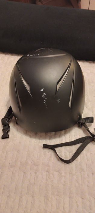 Rękawice i kask do jazdy konnej