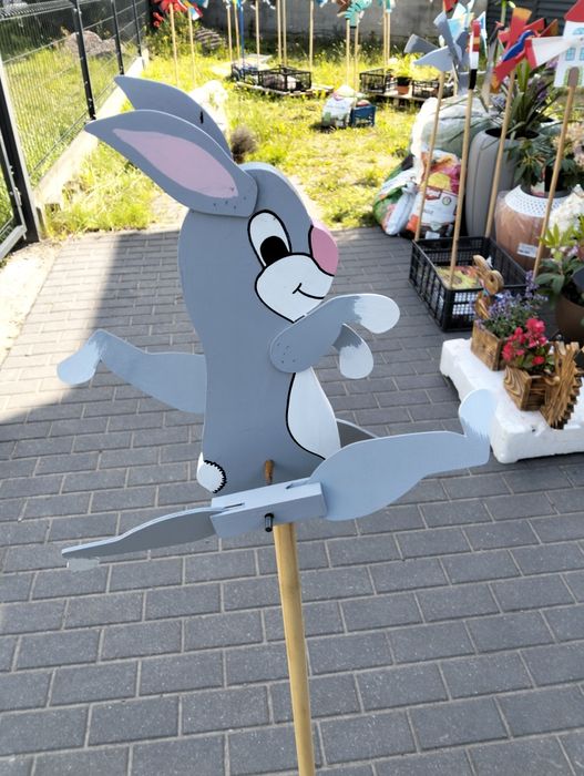 Wiatrak drewniany królik