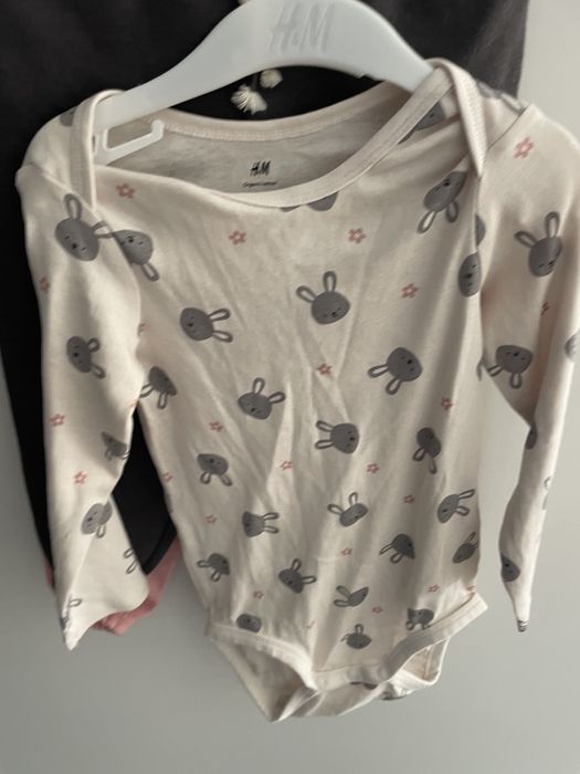 Mini paka ubranek, 4 sztuki, 2x body H&M i 2x spodnie dresowe Lefties
