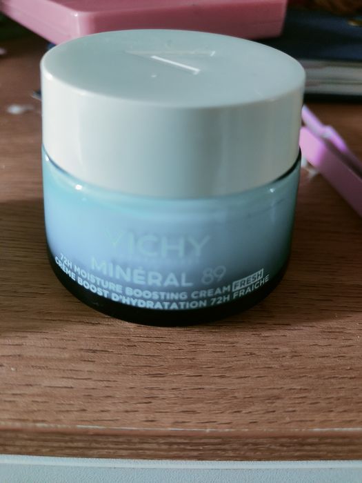 Dwa kremy Vichy nowe