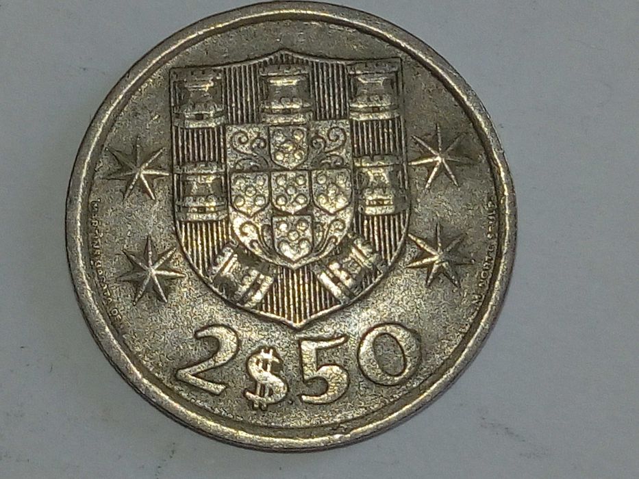Moedas de 2$50 escudos Cupro-Níquel