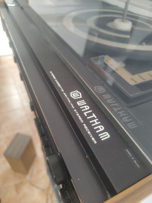 Aparelhagem Vintage Waltham STM 45 (Gira-Discos, Rádio e Cassete) + Colunas