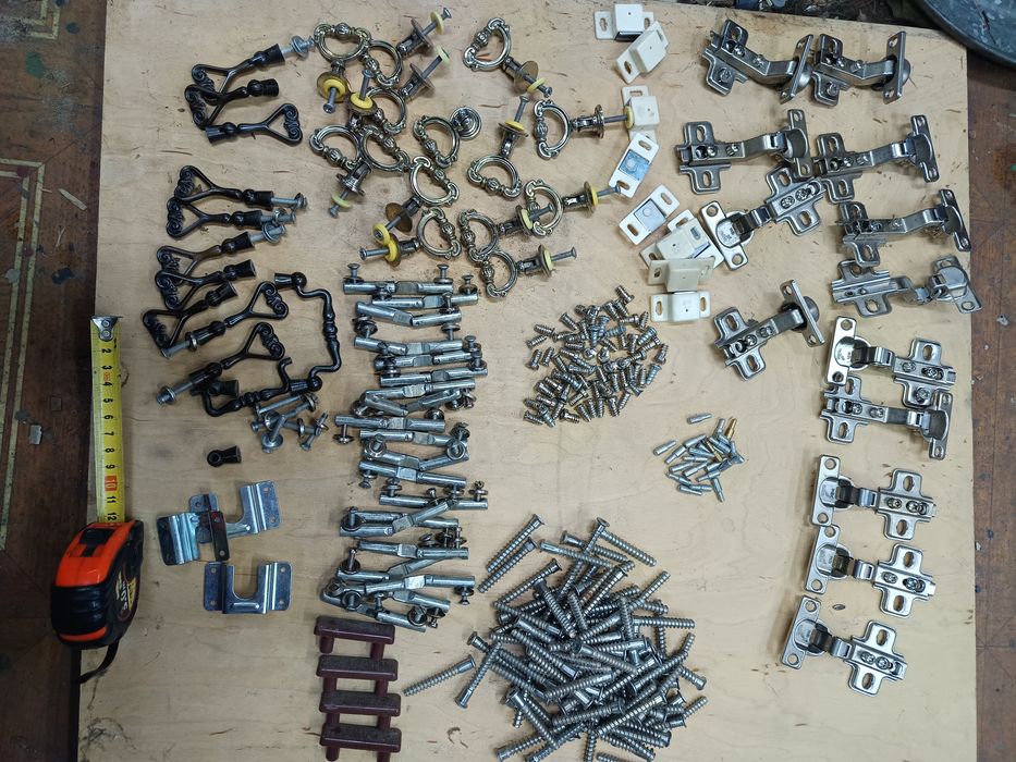 Okucia meblowe,zawiasy