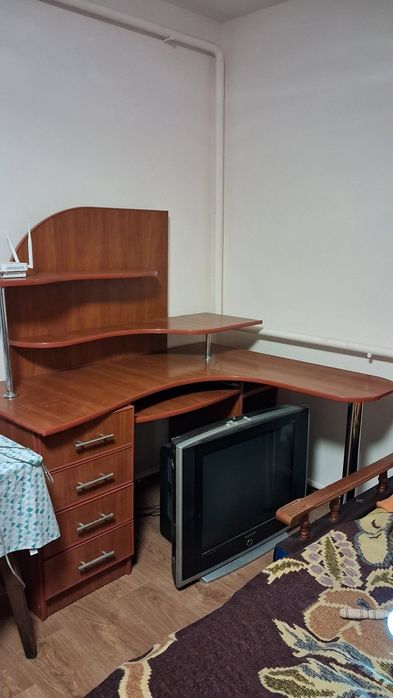 Продам стіл письмовий