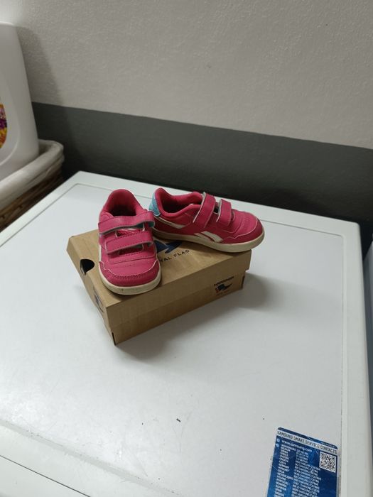 Tens de nenia em ótimo estado