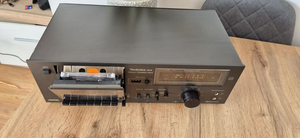 Magnetofon Technics, model M12