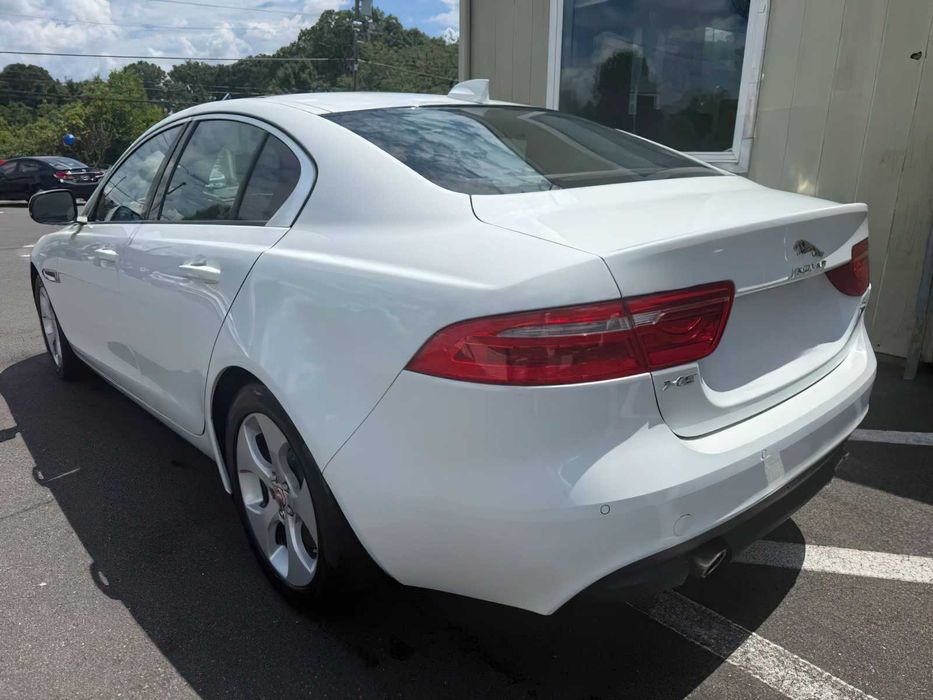 Jaguar XE 25t      2018